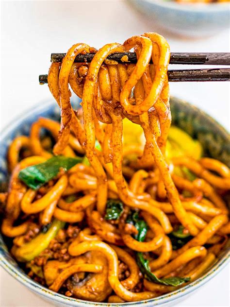 Yaki Udon | Stir Fried Udon Noodles - Drive Me Hungry