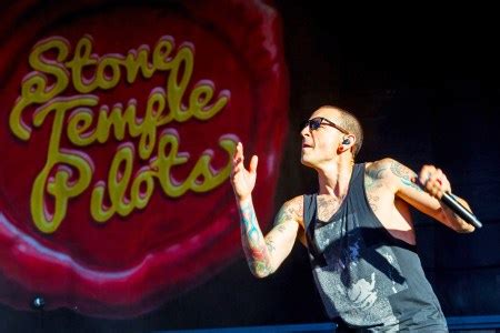 Stone Temple Pilots Pay Tribute to Chester Bennington - Rolling Stone