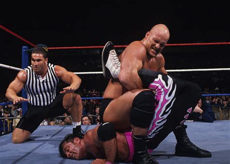 Bret Hart vs. Steve Austin in a submission match at Wrestlemania 13. : WWE