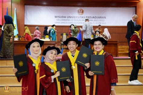 Hari Ini Wisuda Unpad, Berikut Jadwal Terbarunya | bandung24jam