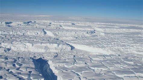 Huge Antarctic ice sheet collapsing | CBC News