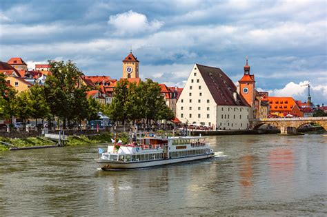 Old Town Of Regensburg Pictures | Download Free Images on Unsplash