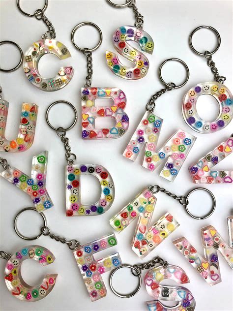 CUSTOM EMOJI Resin Letter KEYCHAIN Resin Keychains Great | Etsy | Resin jewelry diy, Resin ...