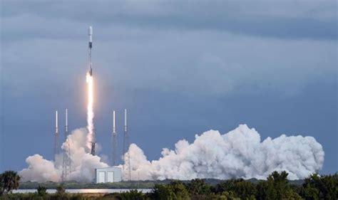 SpaceX launch LIVE stream: How to watch 60 Starlink satellites sent ...