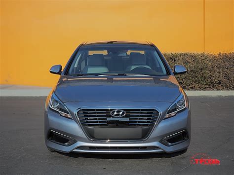 2016 Hyundai Sonata Hybrid vs. Hybrid Plug-in [review] - The Fast Lane Car