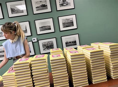 Book signing : r/jennettemccurdy