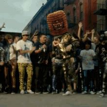 Robot Dance Basket GIF - Robot Dance Basket Tengai - Discover & Share GIFs