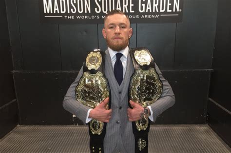 Conor McGregor parties with students in a popular Dublin nightclub ...