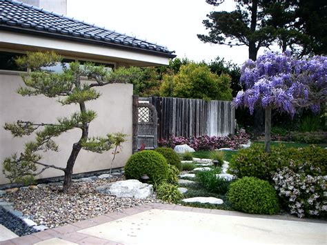 How to Make a Japanese Zen Garden with Landscape Rock | Southwest