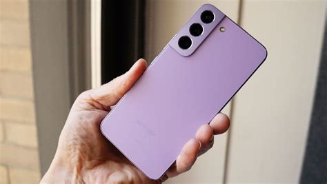 Samsung Galaxy S22 purple in-hand pictures: you're going to love this | TechRadar