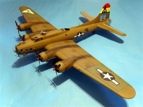 HK Models 1/32 Boeing B-17G Flying Fortress | Large Scale Planes