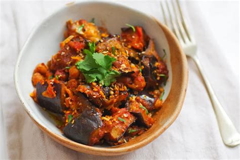 Roasted Aubergine in Tomato Sauce |Euphoric Vegan