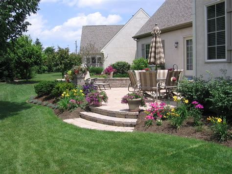 20 Marvelous Landscaping Around Patio - Home, Family, Style and Art Ideas