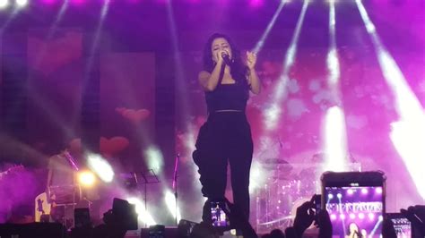 Neha Kakkar Live Concert Ahmedabad 2018 - YouTube