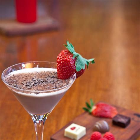 What to Eat and Drink at Ayza West Village, Where Even the Booze Is Chocolate-Laced