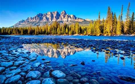 Canada's Banff National Park Alberta Beautiful Mountain River Stones ...