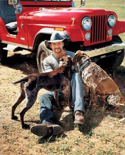 Tim McGraw | Famous dogs, Tim mcgraw, Jeep dogs