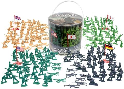 Amazon.com: Army Men Action Figures - 200+ WWII Toy Soldiers - 26 ...