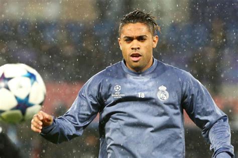 Real Madrid target former youngster Mariano - myKhel