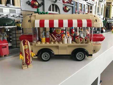 After a small rework to 41129, now I’ve got the perfect food truck for my street! : r/lego