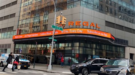 Regal Union Square theater reaches deal to stay open | Crain's New York Business