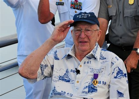 DVIDS - Images - USS Arizona survivor visits memorial [Image 4 of 5]