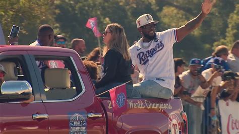 Thousands pack the streets for Texas Rangers World Series parade | wfaa.com