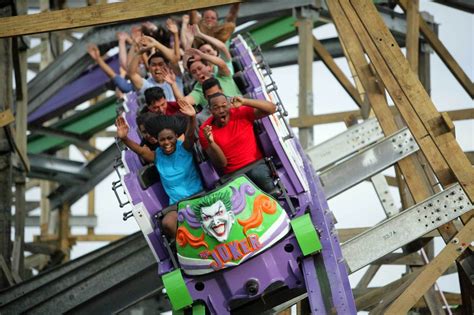 Ride Review of The Joker at Six Flags Discovery Kingdom with Photos - Media Day May 2016 in ...