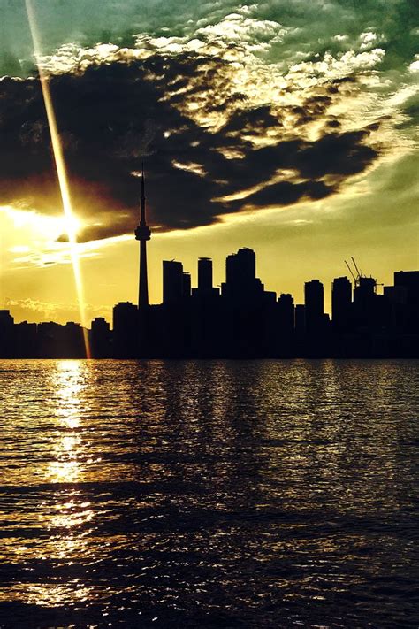 Toronto Skyline at Sunset | Toronto skyline, Skyline, Toronto travel