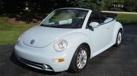 2004 Volkswagen Beetle Convertible at Chicago 2015 as T27 - Mecum Auctions