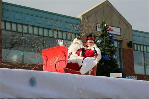 2023 Whitby Santa Claus Parade | Brock St from Manning Rd to Trent St ...