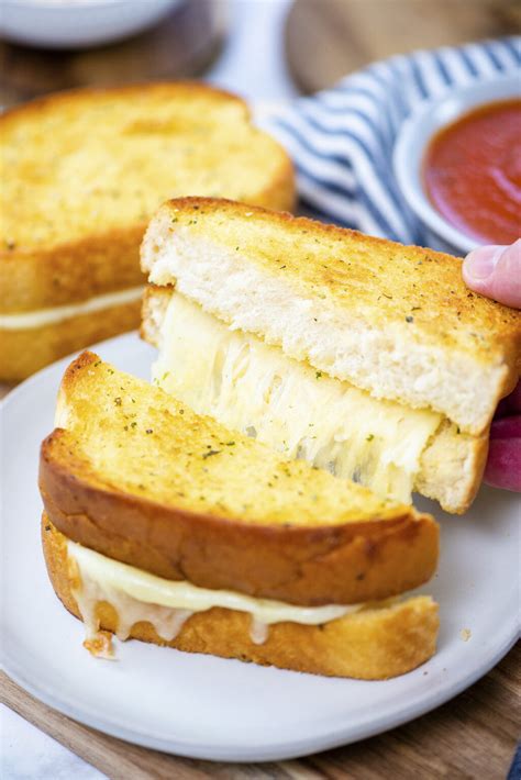 Garlic Bread Grilled Cheese | AirFried.com