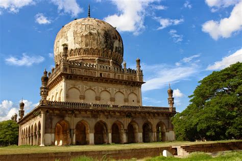 Journeys across Karnataka: Qutb Shahi necropolis, Golconda