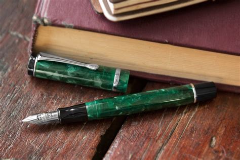 Conklin Duragraph Fountain Pen - Forest Green – The Goulet Pen Company