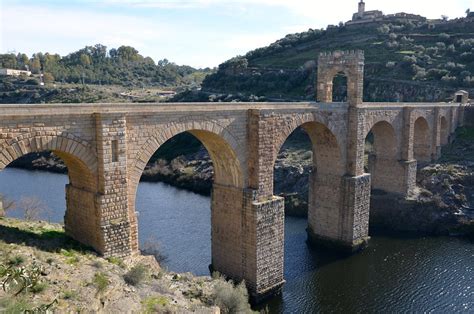 The Alcántara Bridge built over the Tagus River between 104 and 106 AD ...