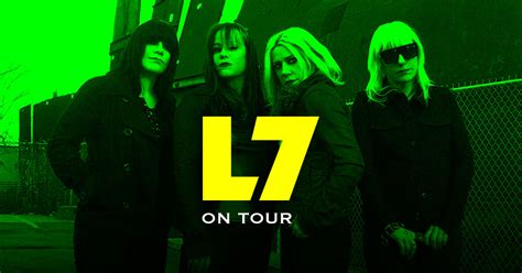 L7 perform ‘Bricks Are Heavy’ | Australian Tour 2023