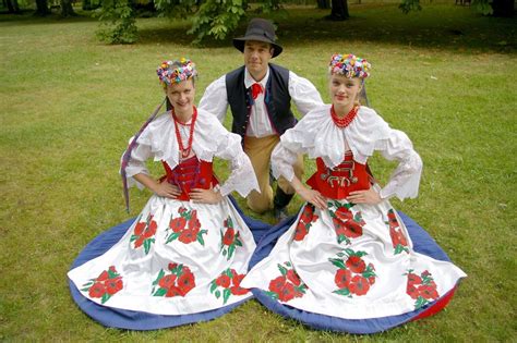 Regional costumes from Bytom, Silesia, Poland... - Polish Folk Costumes ...