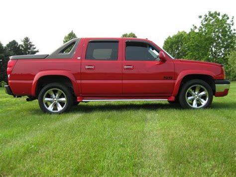 Sell used 04 CHEVY AVALANCHE Z71 W/REGENCY PACKAGE in Indian Orchard ...