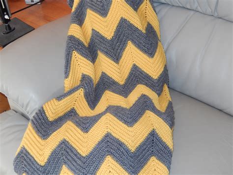 Chevron blanket free crochet pattern – Gippsland Granny