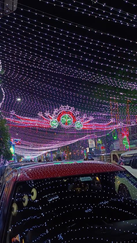 Christmas Decorations in Park Street. : r/kolkata