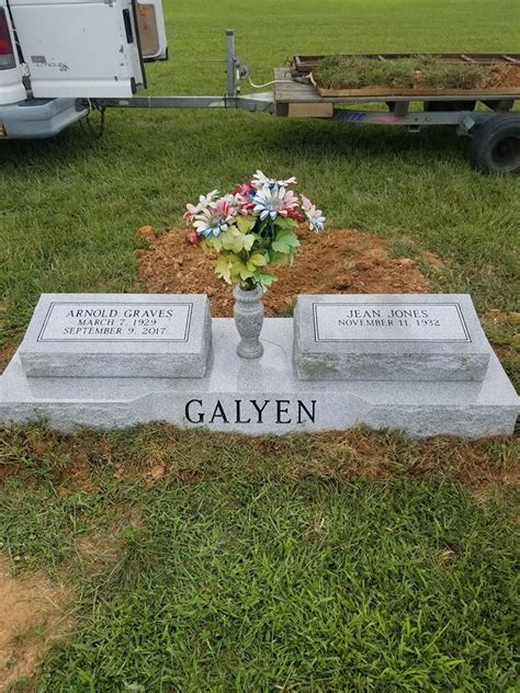 Double Headstone With Vase - talavera garden decor