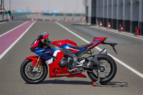 2020 Honda Fireblade review: A weapons-grade track bike | British GQ