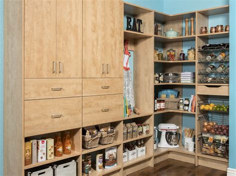 What Materials Are Commonly Used for Butler's Pantry Cabinets? - A House in the Hills