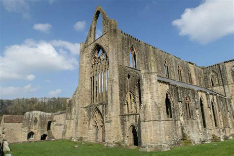 Tintern Abbey, Wales: Explore the Ruins - SallyAkins.com