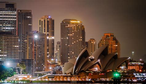 Sydney’s Bustling Nightlife - Travel Hymns