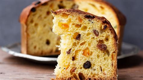 What Is Panettone And How Do You Eat It?