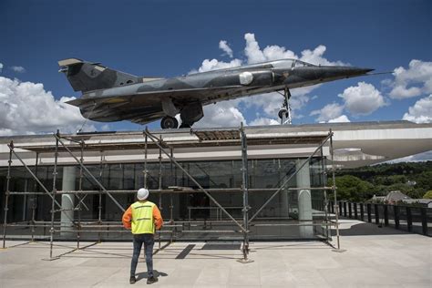 GALLERY: Mirage III fighter jet lands in Sandton – The Citizen