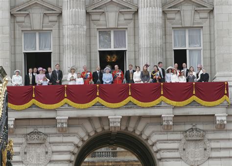 Buckingham Palace balcony shot by keithlarby on DeviantArt