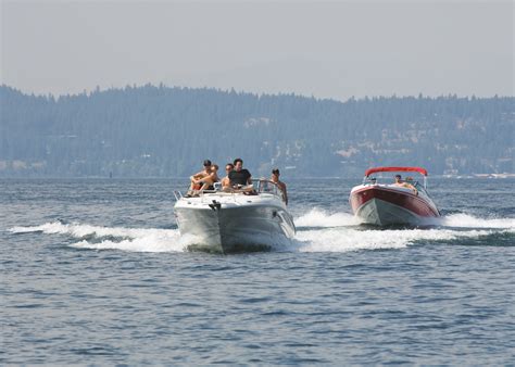 What Affects A Boat’s Wake? - Hagadone Marine Group