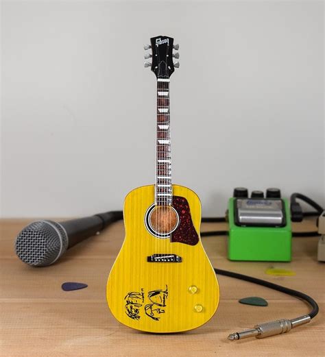 John Lennon - Gibson Acoustic - Mini Guitars